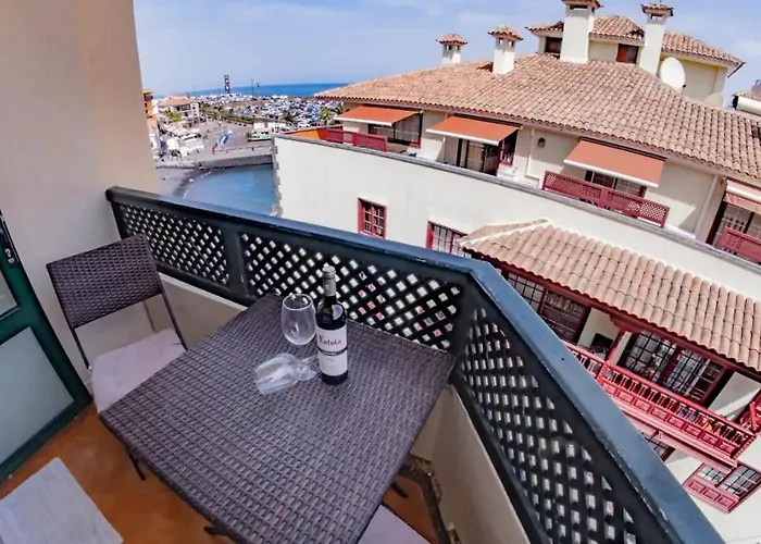 Precioso apartamento vista al muelle con piscina