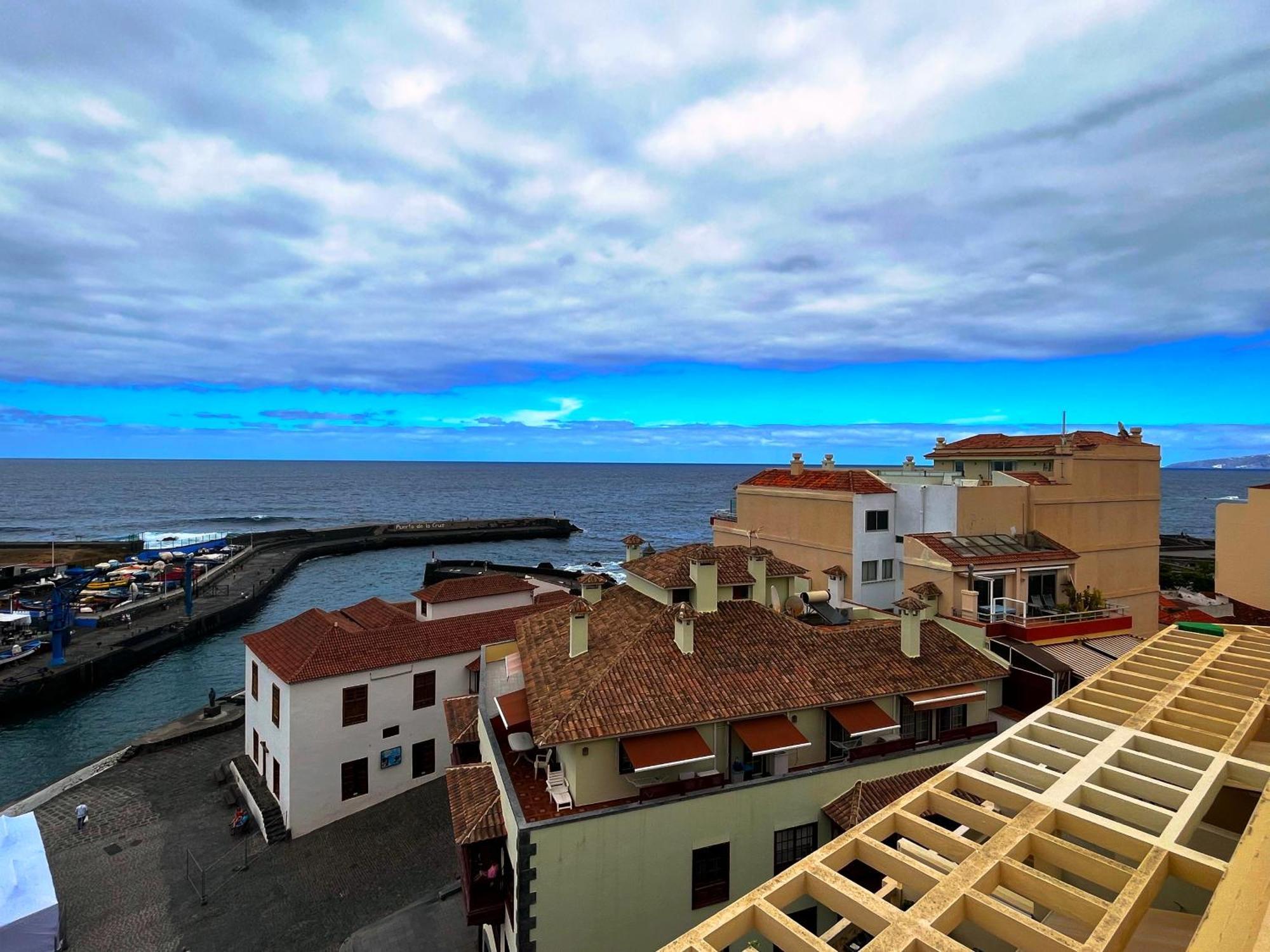 Precioso Vista Al Muelle Con Piscina